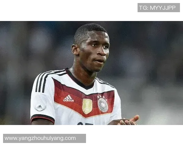 克罗斯的足球之路：从青涩少年到世界级中场巨星的成长历程